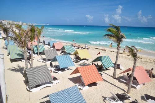 Nuevo estudio a pie de playa, vistas increibles, alberca, gym jacuzi, seguridad, 3503, Cancún (foto 4)