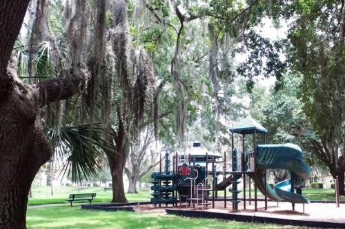 Beautiful Family-Friendly Home Close to Disney! - image 27