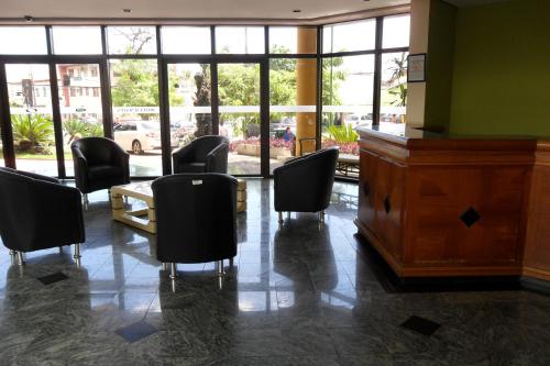 ห้องส่วนกลางสำหรับนั่งเล่น/ดูทีวี, Sumatra Hotel e Centro de Convencoes in ลอนดริน่า