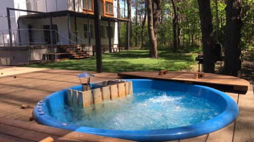 Luksusowa Willa pod Lasem, Otwock - Shared garden, sauna, wood hot tub! Hot tub seasonal!