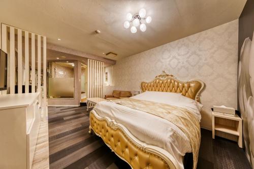 ホテル 茨木シャルルペローの白いチャペル（大人専用）