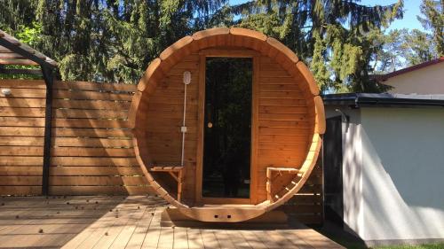 Luksusowa Willa pod Lasem, Otwock - Shared garden, sauna, wood hot tub! Hot tub seasonal!