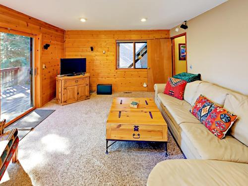 11755 St Bernard Dr Home - main image