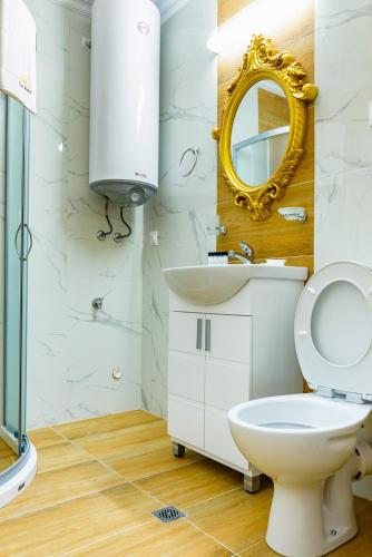 One-Bedroom Apartment image 2
