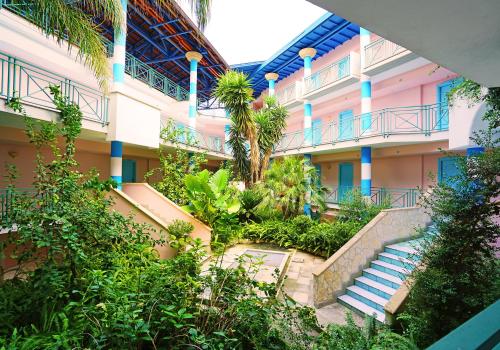 维拉吉奥贾丁尼奥伦特酒店