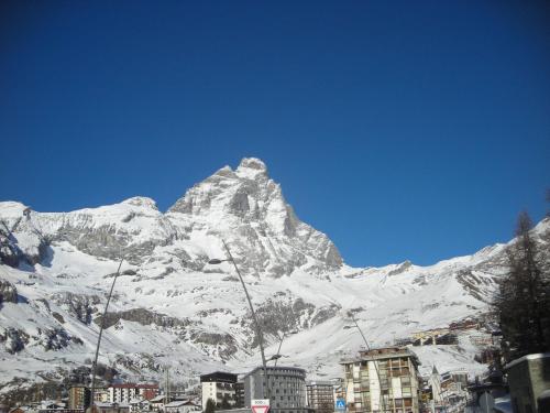 Belvilla by OYO Just 30m from the ski lifts - Apartment - Breuil-Cervinia