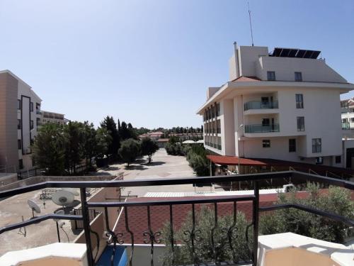 Apartment with Garden View