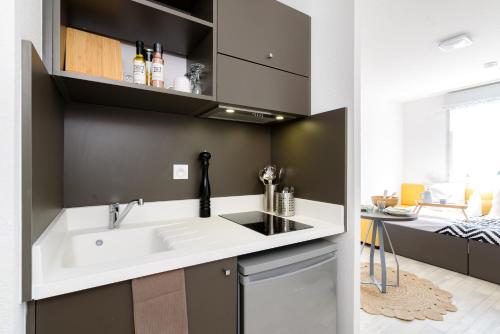 Kitchen, Sweetly Alexandrin Toulouse in Casselardit