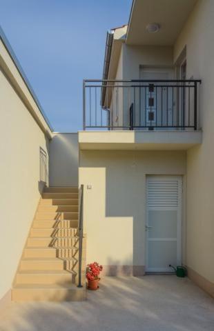House Tina - image 2