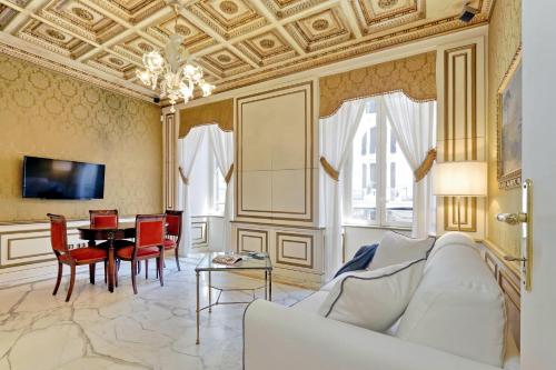 Elegant apartment nearby Trevi Fountain, Řím (fotografie 7)