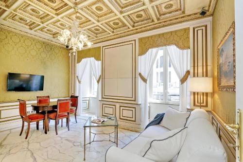Elegant apartment nearby Trevi Fountain, Řím (fotografie 6)