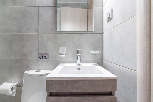 Brilliant apartment for 6 ppl in Athens