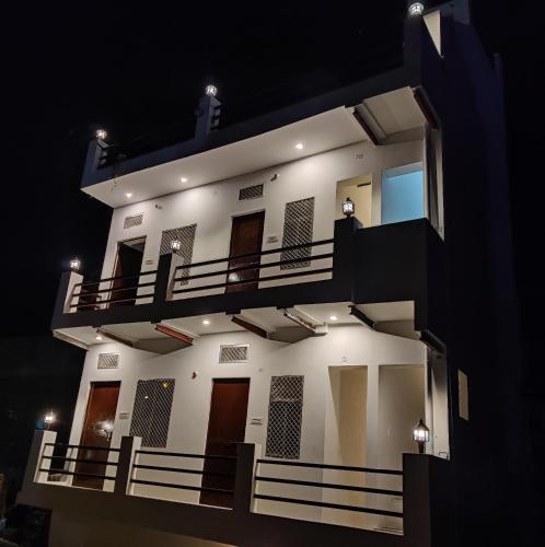 Varah Square Guest House – Pushkar, GA