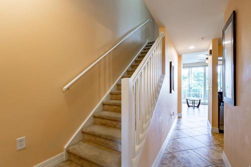 Florida at its finest! Tampa Bay hidden gem resort-style community! - image 11
