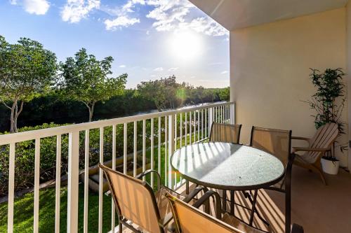 Florida at its finest! Tampa Bay hidden gem resort-style community! - image 6