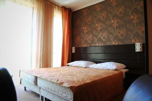 2 twin beds