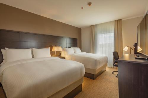 2 bedrooms, 4 beds