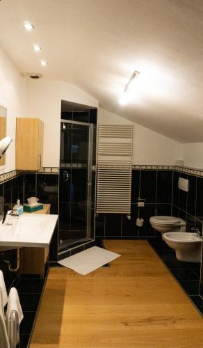 Bathroom, Ferienwohnung Schankwirtschaft Wohlfart in Dorf