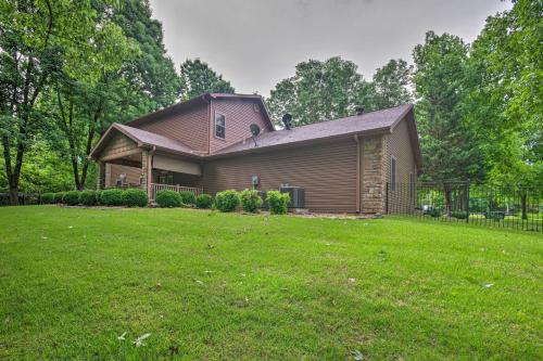 Spacious Family Home with Fire Pit on Norfork Lake!