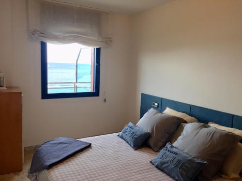 PRECIÓS APARTAMENT A PRIMERA LÍNIA DE MAR - image 5
