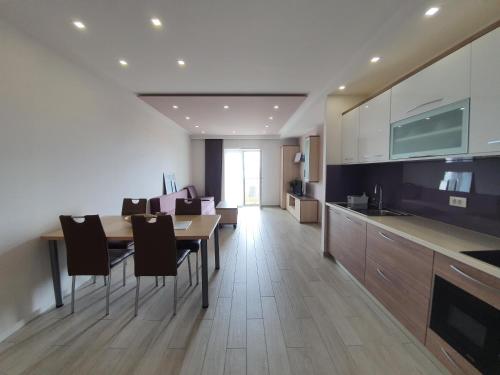 Apartments Hermes - image 2