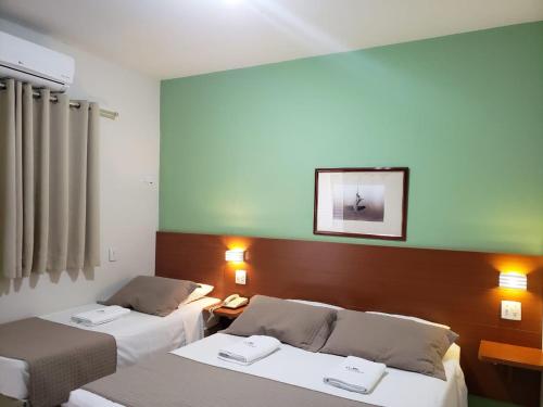 1 double bed, 1 twin bed
