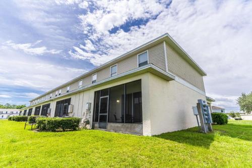 2633 Trafalgar Village - image 12