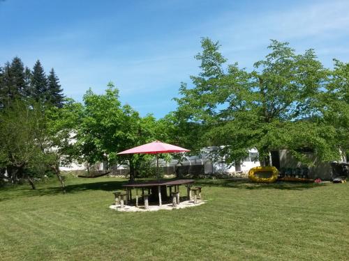 Villa Les Martinets - Piscine et Jacuzzi-Voie Verte Passa Pais-Gorges d'Héric-Massif du Caroux-Chambre d'hôte