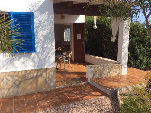  VIVIENDAS ES CARNATGE, Pension in Playa Migjorn