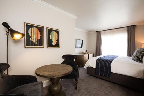 Hotel Ella - image 2