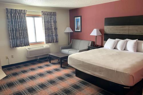 Baymont by Wyndham Waupun - Hotel