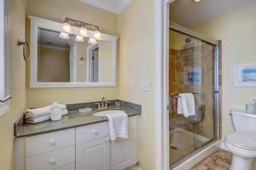 5-Star Reviews + Close-to-the-Beach = Perfect Vacation! villa - image 7