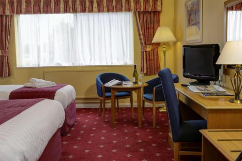 Best Western Tiverton Hotel Ideally located in the prime touristic area of Tiverton, Best Western Tiverton Hotel promises a relaxing and wonderful visit. The hotel offers a high standard of service and amenities to suit the indi