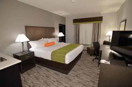 Best Western Plus Liberal Hotel & Suites