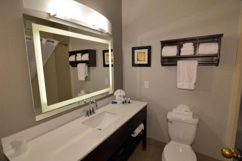 Best Western Plus Liberal Hotel & Suites