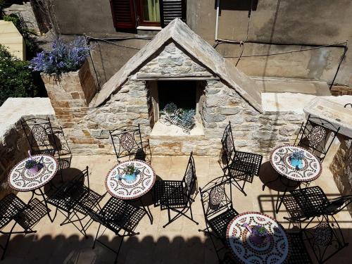 Villa Nautica Stone House 3