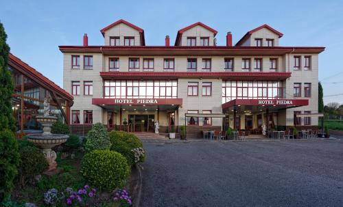 . Hotel Piedra