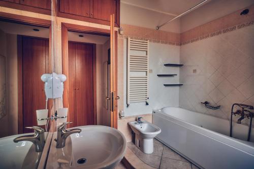 Travelershome Ciampino B&Bs
