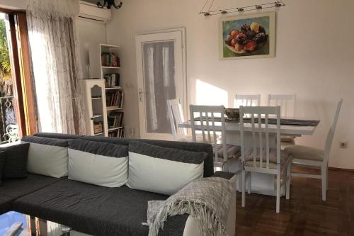 Apartments by the sea Malinska Krk - 13523 - image 12