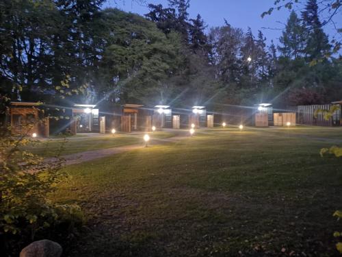 حديقة, GlamNess Luxury Shipping Containers: Adults Only in Culduthel