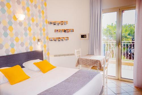 Comfort Double Room with Terrace