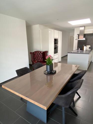 Exklusive Penthousewohnung mit Tesla-Wallbox in Innsbruck in อินเนนชตัดท์