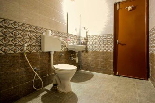 Hotel Kadamba photo