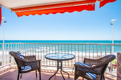 Apartamento en Edificio Torresol, 1ª linea de playa en Nerja 2