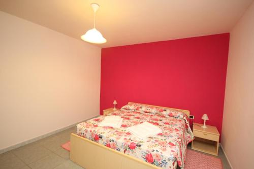 2 bedrooms, 4 beds