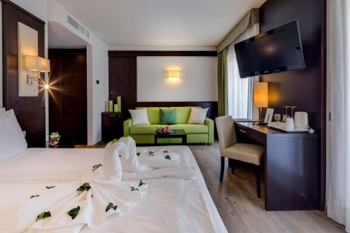 Best Western Hotel Adige The 4-star Hotel Adige offers comfort and convenience whether youre on business or holiday in Trento. The hotel offers a high standard of service and amenities to suit the individual needs of all tra