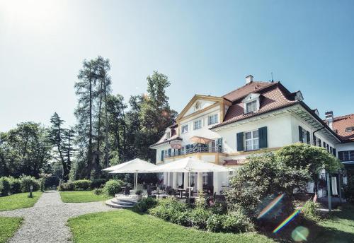 Biohotel Schlossgut Oberambach - Hotel - Münsing am Starnberger See