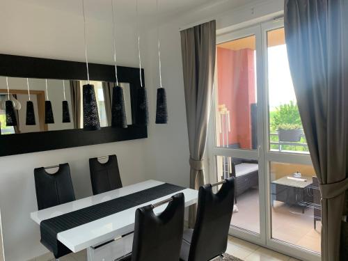 Chance Apartman Bukfurdo in บัคเฟอร์โด