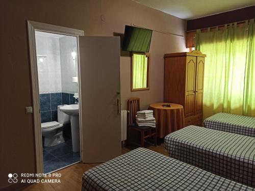 Hostal La Torre - image 12