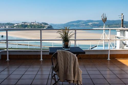 . HOLIDAY HOMES Figueras AT